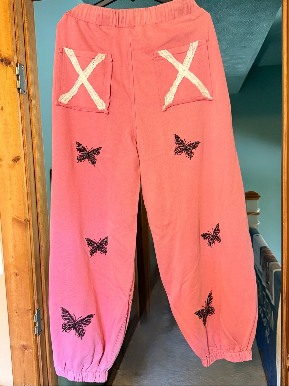 NWOT POL Butterfly Print Pink Jogger Bottoms - Picture 2 of 4